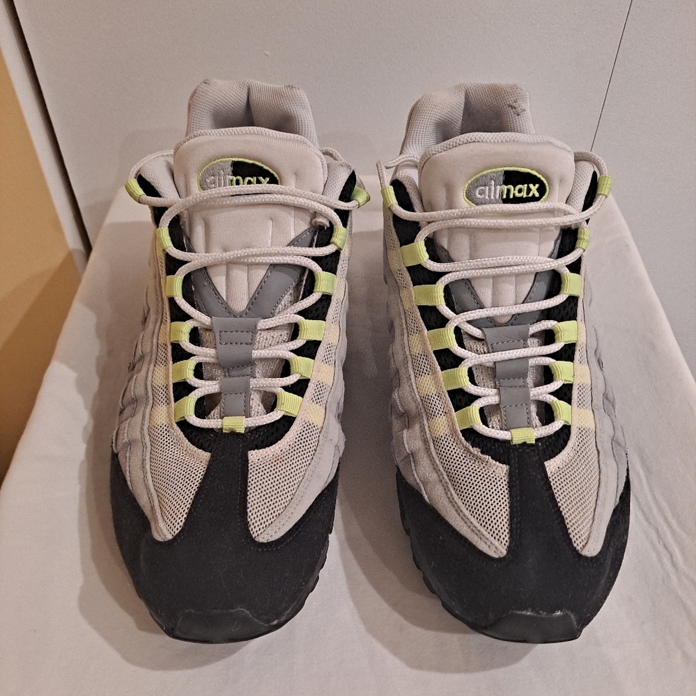 2009 Nike Air Max 95 OG Neon Size 15 609048-072 Rare/Rerired "New Insoles"